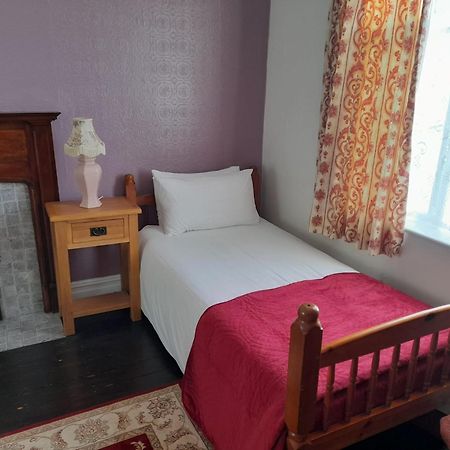 브록스본 Kingsway Bed & Breakfast B&B 외부 사진